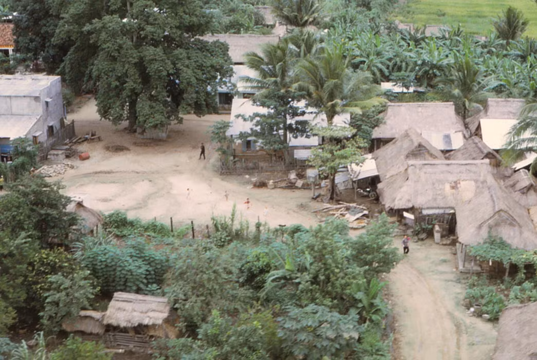 Làng xóm ở Sơn Hòa. Ảnh: Steve.