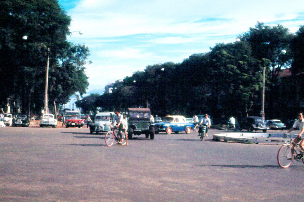 Trên đại lộ Nguyễn Huệ. Ảnh: 11thrru.org.