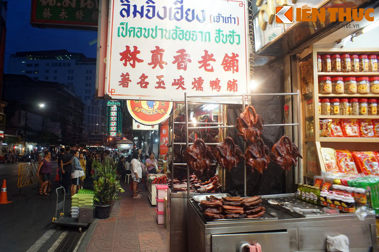 Vịt quay Bắc Kinh là món ngon có tiếng mà du khách nên ghé thử nếu có dịp.