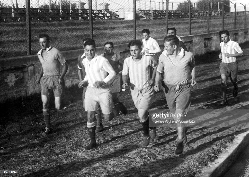 Các cầu thủ Argentina trong một buổi tập luyện. Ảnh: Getty.