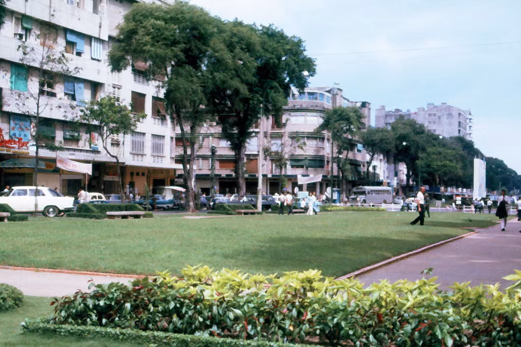 Công viên Đống Đa, nay là khu vực tượng đài Chủ tịch Hồ Chí Minh. Ảnh: 11thrru.org.