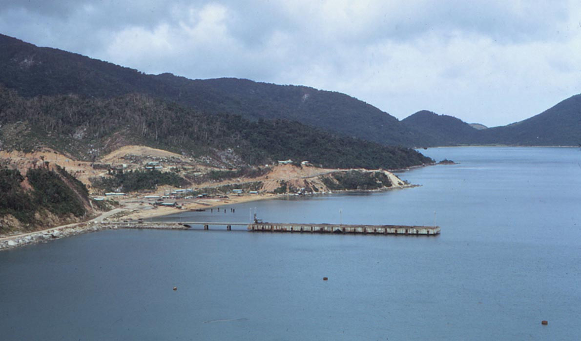 Vịnh Vũng Rô, một thắng cảnh nổi tiếng của Phú Yên. Ảnh: Steve.