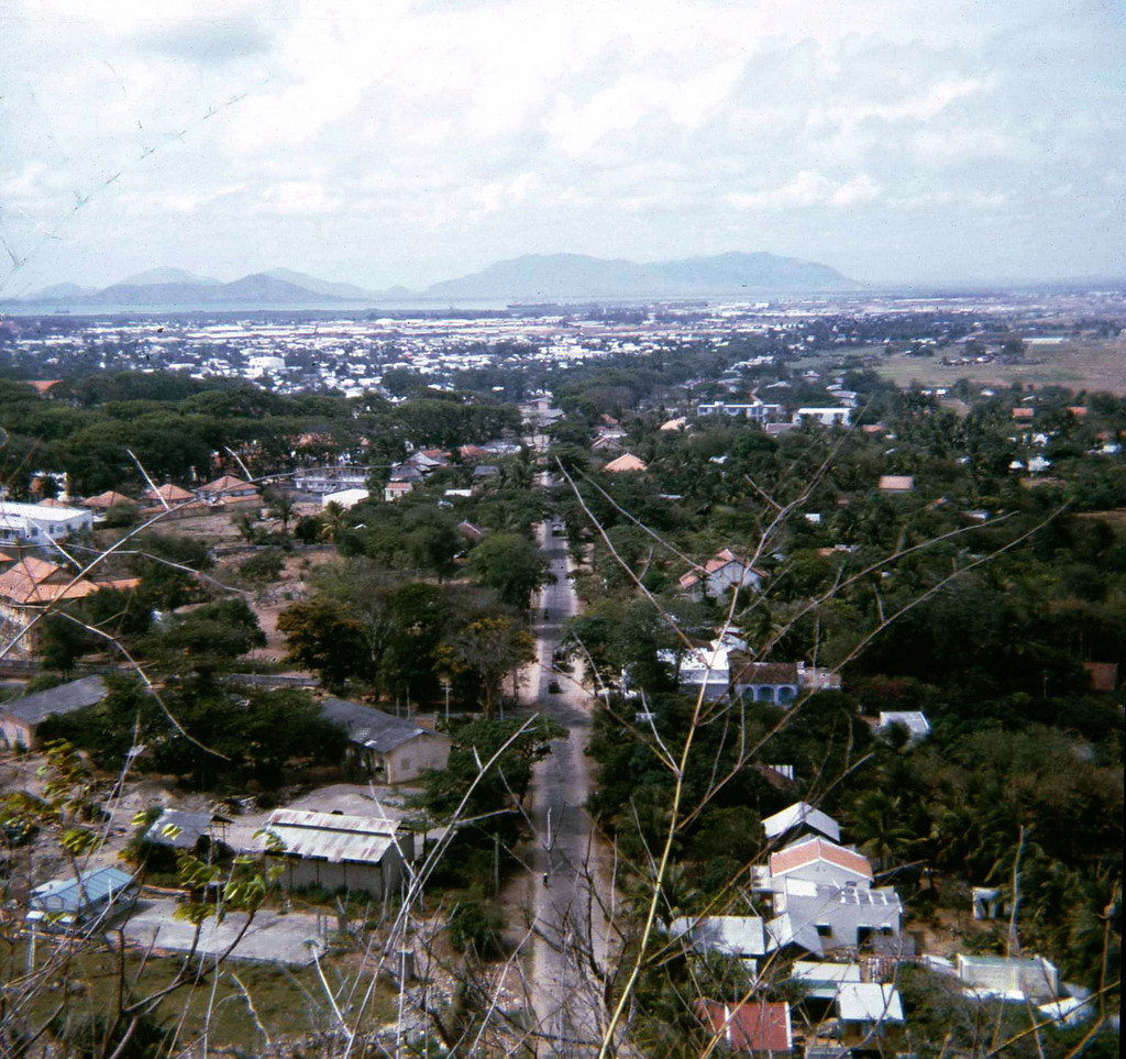 Toàn cảnh Vũng Tàu năm 1968 nhìn từ trên cao. Ảnh: David Schofield.