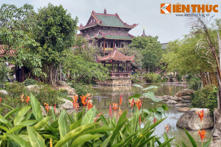 Xét về tổng quan, sự kết hợp tài tình giữa kiến trúc và cảnh quan thiên nhiên đã làm nên vẻ đẹp hài hòa, đem lại cảm giác vô cùng thoải mái, thư thái cho du khách ghé thăm chùa.