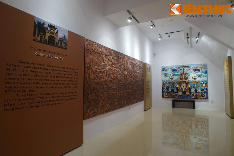 Khu trưng bày Mẹ Tổ quốc giới thiệu về truyền thống anh hùng của phụ nữ Việt Nam với những tư liệu về Mẹ Âu Cơ, Hai Bà Trưng, Bà Triệu.
