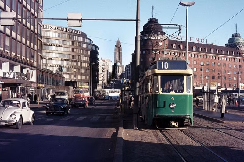 Tàu điện ở Helsinki, 1969. Ảnh: Vintag.