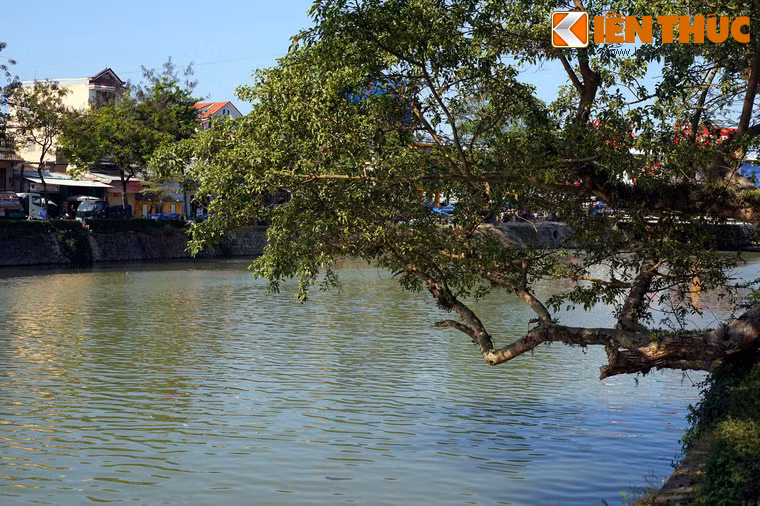 Vì mang ý nghĩa thủy lợi to lớn, sông được vua Minh Mạng đổi tên là sông Lợi Nông vào năm 1821. Ngoài ra sông còn có các tên gọi khác là sông có Phủ Cam, Đại Giang, Hà Tự, Cống Quan... Nhưng người dân Huế vẫn quen gọi là sông An Cựu.