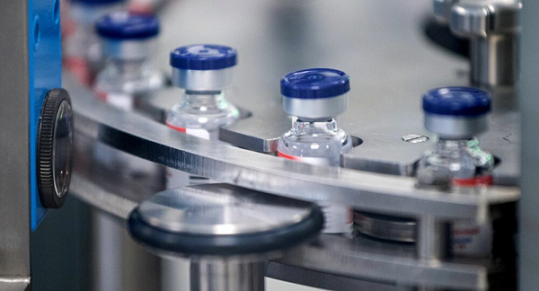 Sputnik V của Nga thực chất là hai loại vắc xin khác nhau, được tiêm cách nhau 21 ngày. Liều thứ nhất sử dụng vector là virus rAd26 (cùng loại với vắc-xin đang được phát triển bởi Johnson &amp; Johnson và Trường Y Harvard). Liều thứ hai là các vector rAd5.