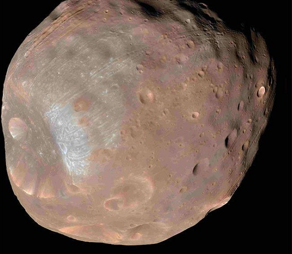 Sao Hoả có 2 vệ tinh tự nhiên là Phobos (sợ hãi) và Deimos (kinh hoàng) đường kính không quá 30 kilomét.