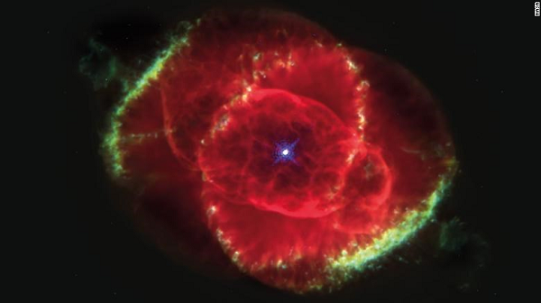 Tinh vân Mắt mèo được ước tính hơn 1.000 năm tuổi, cách Trái Đất khoảng 3.000 năm ánh sáng trong chòm sao Draco.