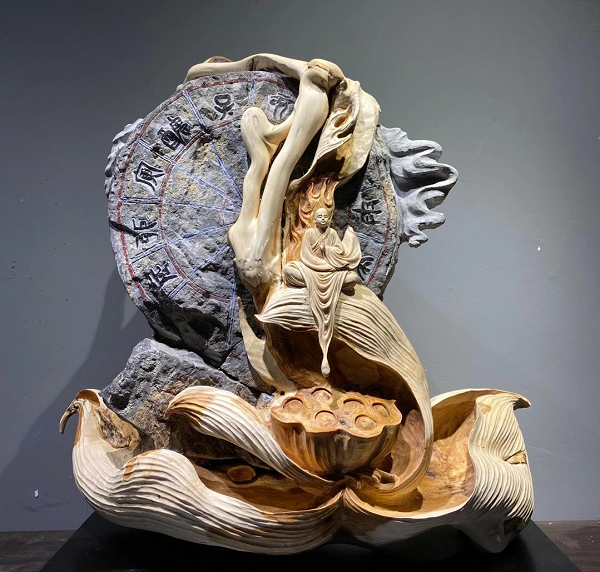 Trong gia đoạn khi cây Nhai bách đang thịnh hành, một miếng nhỏ cũng có giá hàng nghìn, thậm chí hàng chục nghìn USD. Nếu là chất liệu lâu năm thì giá cao ngất ngưởng, có khi lên đến hàng triệu USD.