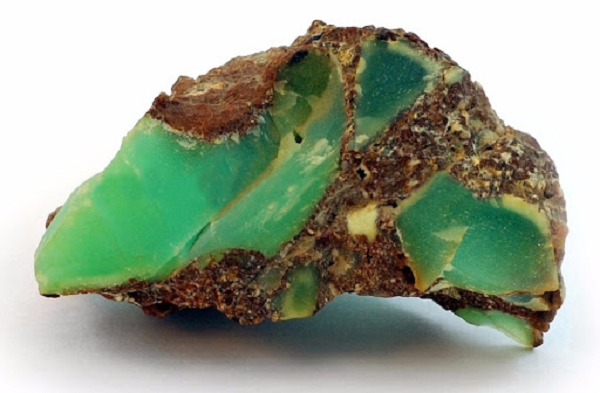 Không những vậy, màu sắc tinh thể của mã não cũng rất phong phú chẳng kém cạnh gì Sapphire vậy. Chúng có thể mang sắc màu sáng như trắng sữa, phớt vàng, vàng sậm cho tới xanh lá cây, cam, đỏ...