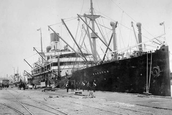 Bị mất tích hơn 100 năm trước, SS Waratah vẫn là một trong những bí ẩn hàng hải lớn nhất mọi thời đại. Vào tháng 7-1909, tàu hơi nước này chở khách khởi hành đến Cape Town nhưng chỉ sau 1 ngày đã biến mất không dấu vết.