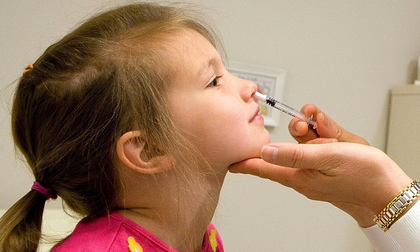 Kháng thể có khả năng tiêu diệt virus ngay khi chúng xâm nhập qua đường mũi bằng cách ngăn chặn virus nhân lên, đồng thời thúc đẩy nhanh quá trình phục hồi và chữa bệnh.