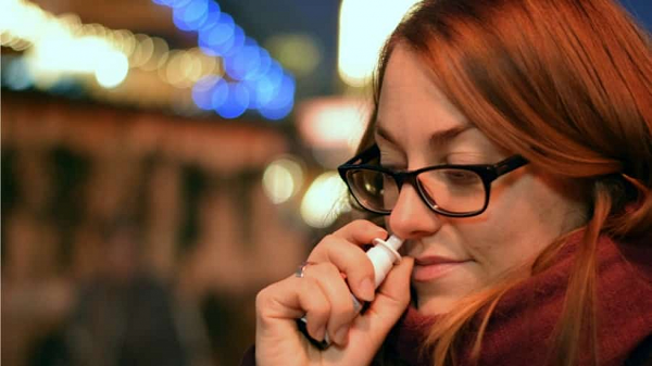 Không những thế, vắc xin xịt mũi còn có thể sản sinh kháng thể và tế bào lympho trong khoang mũi và đường hô hấp. Hiện tượng này không xảy ra đối với vắc xin tiêm bắp.