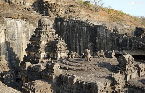 Đây là quần thể bao gồm các di tích có niên đại từ 600 đến 1.000 năm Sau công nguyên, trong đó ngôi đền Kaisala làm từ đá cự thạch nằm sâu trong lòng đất có lẽ là di tích được nhiều người biết đến nhất.