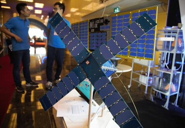 Vệ tinh được phát triển để chứng minh có thể dùng công nghệ chùm vệ tinh cỡ siêu nhỏ để thu tín hiệu nhận dạng tự động tàu thủy (Automatic Identification System - AIS) sử dụng cho mục đích theo dõi, giám sát phương tiện trên biển.