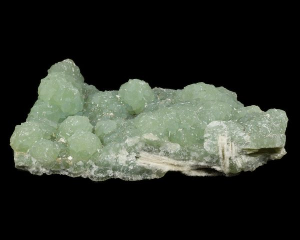 Hiện nay đá Prehnite được dùng để điêu khắc thành món trang sức đắt tiền: vòng tay, dây chuyền, mặt dây chuyền, nhẫn, hoa tai, charm… rất đa dạng. Mời các bạn xem video: Khung cảnh thiên nhiên tuyệt đẹp tại các quốc gia ít dân nhất thế giới. 