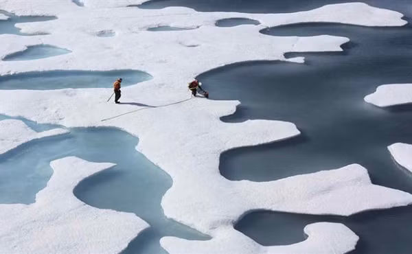 Lượng khí tự nhiên ước tính tồn tại trong bề mặt của vùng Bắc Siberia là rất lớn. Nếu chúng được phát thải vào bầu khí quyển khi lớp băng vĩnh cửu tan ra, nó sẽ gây ra những tác động khôn lường ảnh hưởng đến khí hậu toàn cầu vốn đang rất căng thẳng.