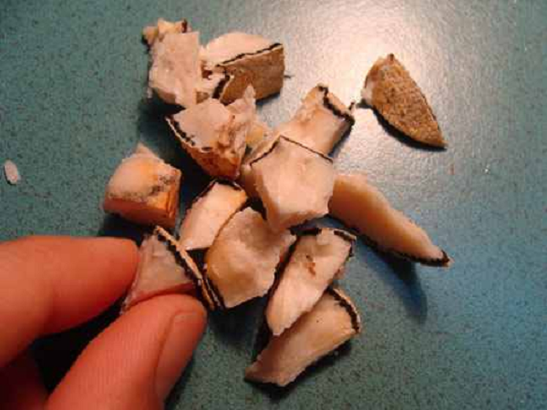 Tuy nhiên, về tác dụng chữa bệnh ung thư như đồn thổi thì các chuyên gia cho hay cần phải có thời gian nghiên cứu, tìm hiểu thêm.