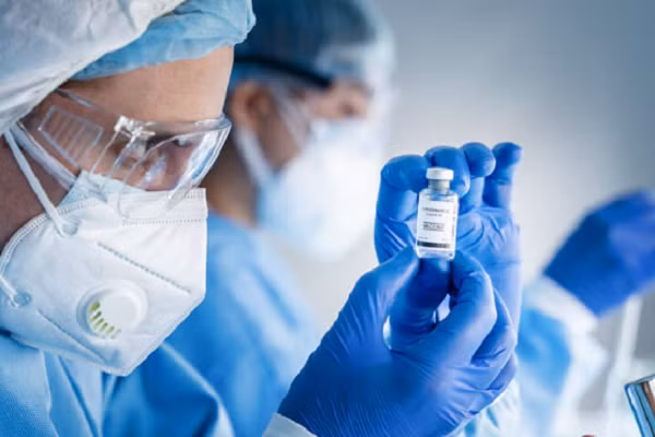 "Nếu các kháng thể nano của chúng tôi trở nên không hiệu quả trong tương lai, chúng tôi có thể lặp lại quy trình này ở lạc đà cừu. Chúng sẽ rất nhanh chóng tạo ra kháng thể mới chống lại những biến thể mới" tác giả nghiên cứu cho biết.