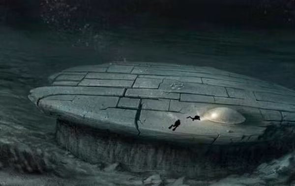 Nhà làm phim Jeremy Corbell, người đã phát hành video "UFO hình kim tự tháp" nổi tiếng cho rằng các phương tiện được nhìn thấy nhờ tàu Hải quân Mỹ là "trung gian" - có nghĩa là chúng có thể hoạt động cả trên không và dưới nước.