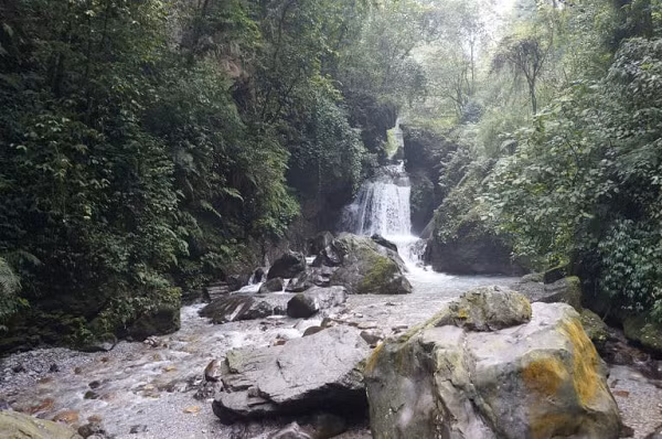 Sau khi nghiên cứu, nhóm thám hiểm phát hiện ra 67 lỗ nhánh trong hang Cửu Lão. Sâu trong hang còn có nhiều nhiều chướng ngại vật như măng đá, cột đá khiến địa hình trở nên nguy hiểm và phức tạp hơn.