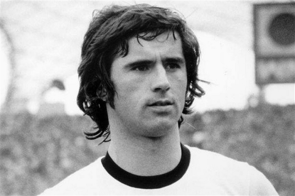 Huyen thoai Gerd Muller qua doi