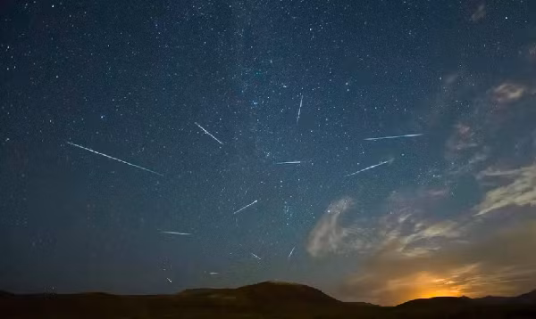Hầu hết các mảnh vụn tạo ra sao băng Perseid đều có kích thước bằng hạt cát, mảnh lớn nhất cũng không lớn hơn 1 viên bi, do đó hiếm khi chúng có thể đáp xuống được mặt đất.