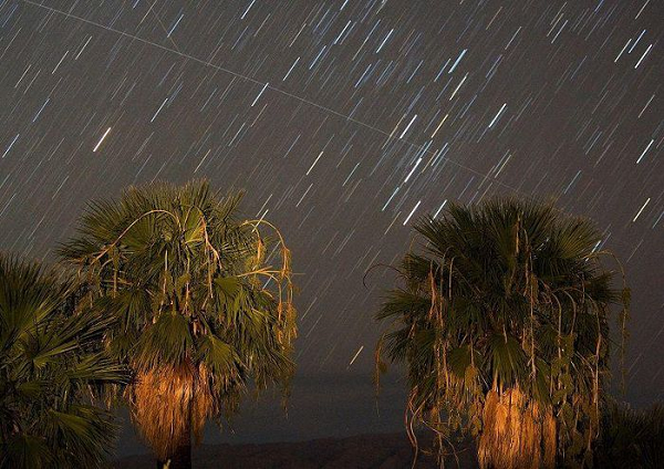 Sao băng Perseid là những mảnh vụn còn sót lại của sao chổi 109P/Swift-Tuttle. Trận mưa sao băng với mật độ cực đại có thể lên tới 100 vệt mỗi giờ.