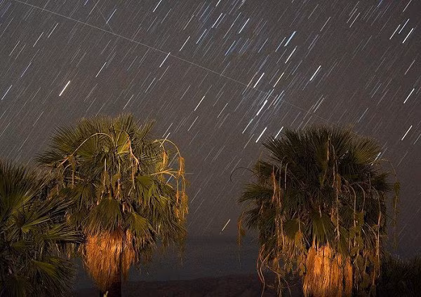 Sao băng Perseid là những mảnh vụn còn sót lại của sao chổi 109P/Swift-Tuttle. Trận mưa sao băng với mật độ cực đại có thể lên tới 100 vệt mỗi giờ.