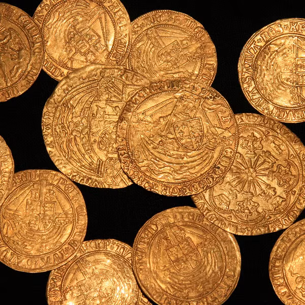 Sau đó, anh Millward đã cho chủ sở hữu mảnh đất xem đồng xu anh đã phát hiện. Chủ đất vô cùng vui mừng và nói với anh rằng hãy giữ lại nó. Ngay lập tức, Gareth Millward liên lạc với bảo tàng để thẩm định.