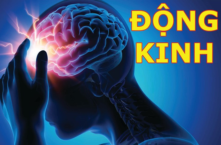 Thăng bộc lộ rõ bản chất của kẻ một lưu manh, hắn dùng mọi mánh khóe để đối phó với cơ quan điều tra; tấm thẻ chữa bệnh động kinh được sử dụng như một bảo bối. Lợi dụng bệnh tật, trước đó, Thăng đã nhiều lần diễn màn "rạch mặt đòi tiền". Anh ta để các gói tiền vào những chiếc túi nhỏ, vứt ở gần cửa nhà. Khi người đi đường vô tình phát hiện, cúi xuống nhặt thì Thăng từ trong chỗ nấp, bất ngờ hô hoán rồi vu vạ cho họ trộm cắp tài sản, buộc nạn nhân phải đền tiền... (Ảnh minh họa, nguồn internet)