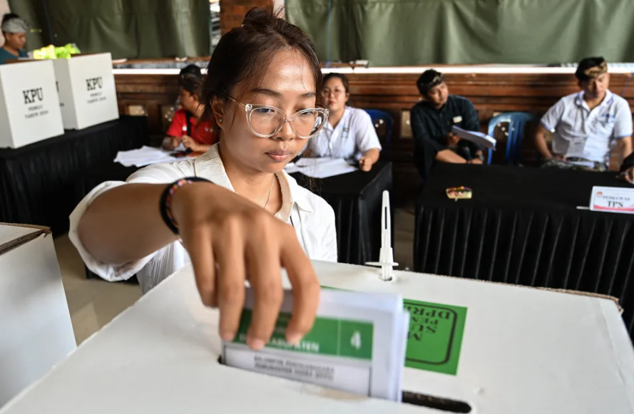 Hơn 100 nhân viên bầu cử Indonesia tử vong vì kiệt sức Hon 100 nhan vien bau cu Indonesia tu vong vi kiet suc