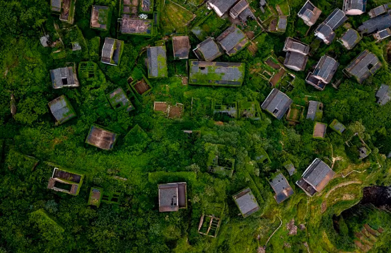 Choang ngop ngoi lang “ma” dep nhu tranh ve o Trung Quoc