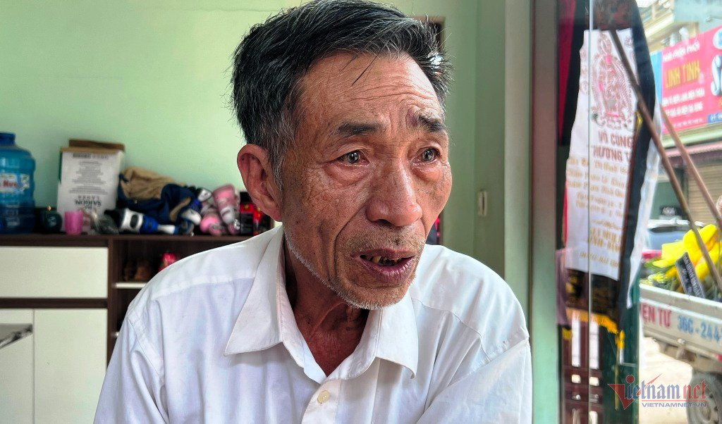 Xót xa người nhà nạn nhân vụ tai nạn trên cao tốc Cam Lộ Xot xa nguoi nha nan nhan vu tai nan tren cao toc Cam Lo