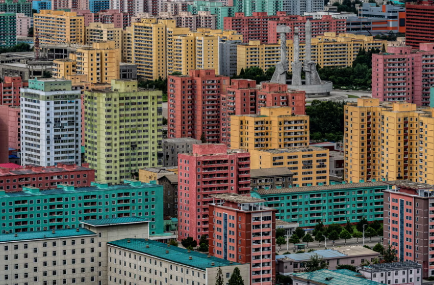 Quang cảnh thành phố nhìn từ một tòa tháp ở Bình Nhưỡng.