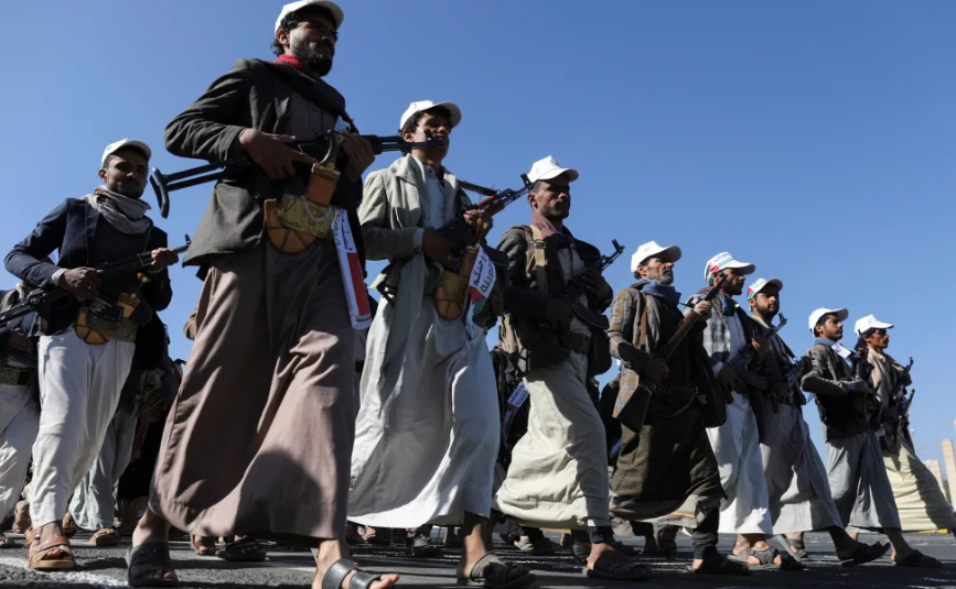 Luc luong Houthi phong ten lua vao tau hang My, Anh