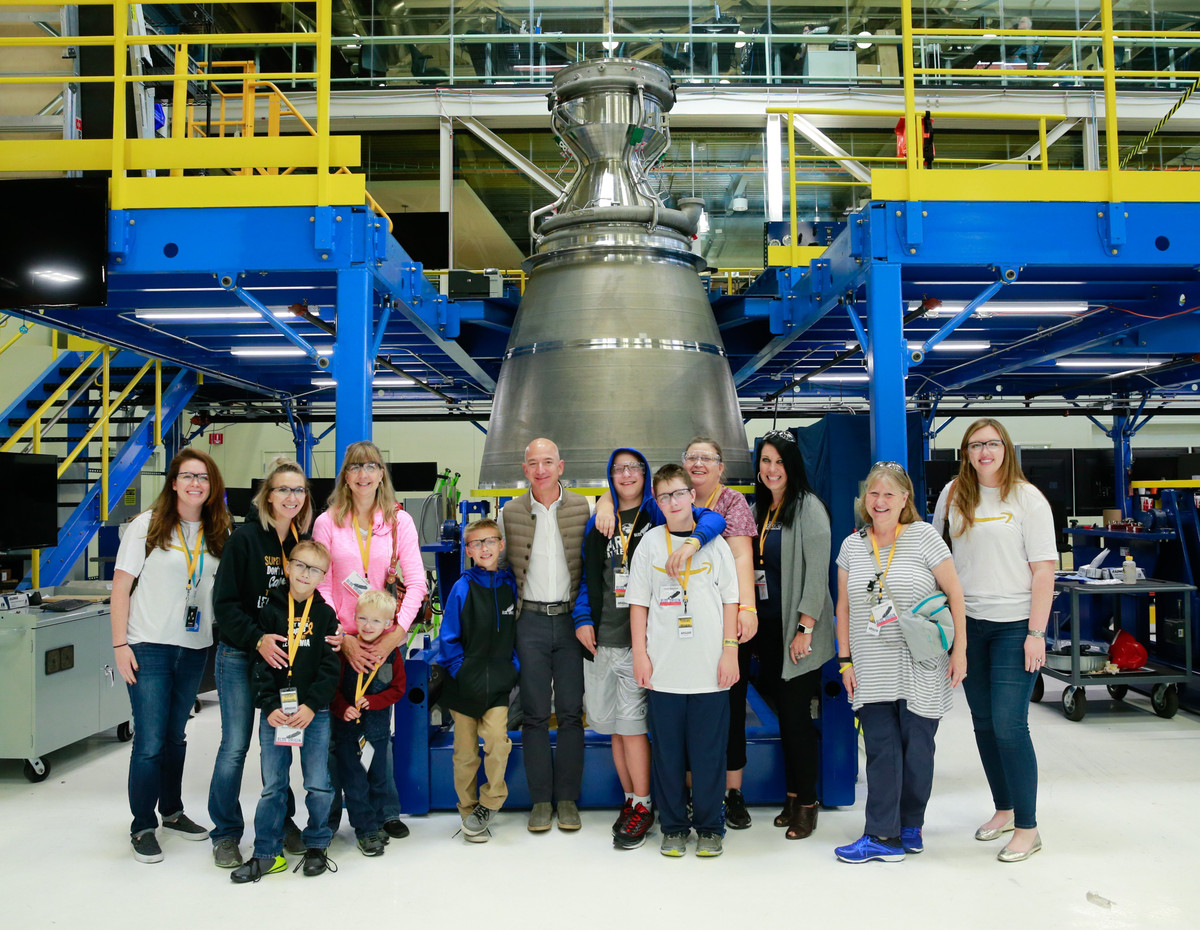 Đường đến thành công của “ông vua” thương mại điện tử Jeff Bezos - Hình 3 Duong den thanh cong cua “ong vua” thuong mai dien tu Jeff Bezos-Hinh-3