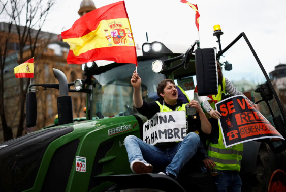 Người biểu tình ở Madrid, Tây Ban Nha, hôm 26/2.