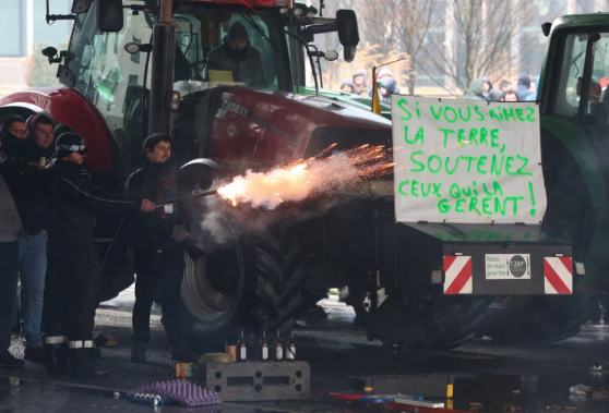 Hình ảnh về cuộc biểu tình của người nông dân tại Brussels.