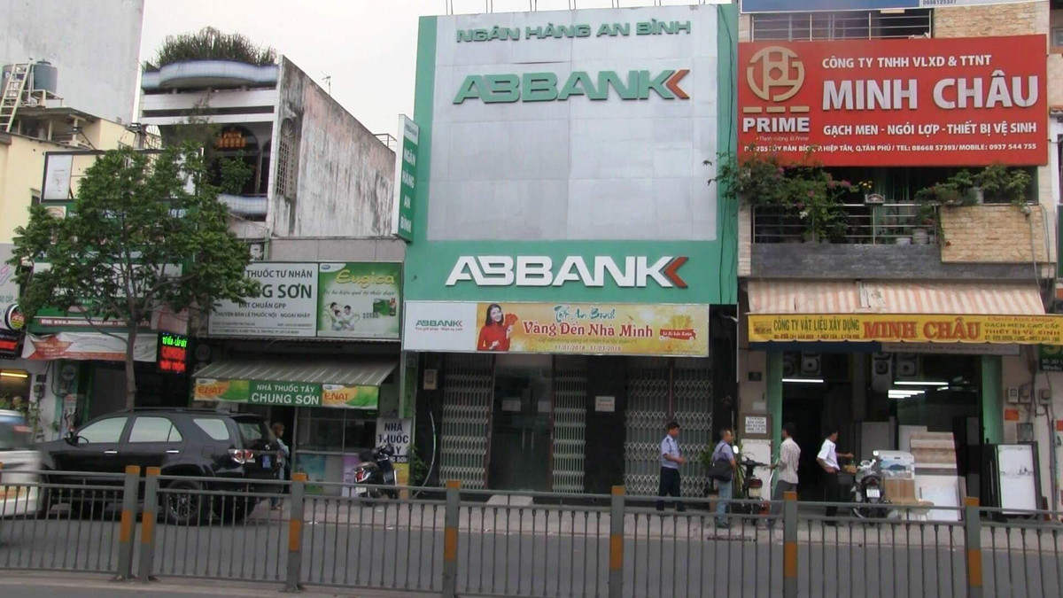 Bang cuop ngan hang ABBank o TP HCM sa luoi the nao?