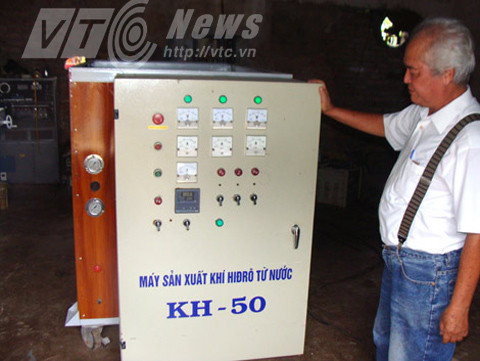 Ky su Viet sang che o to chay bang… nuoc la