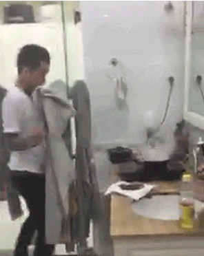 Tuy nhiên, đối với chị em, đôi khi chỉ cần chồng vào bếp làm vài thứ đơn giản cũng cảm thấy vui và hạnh phúc rồi.