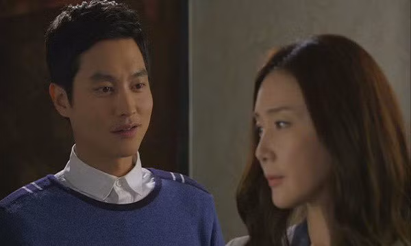 Chong lien lac than thiet voi tinh cu, vo lap tuc giang mot don khien chong mat via