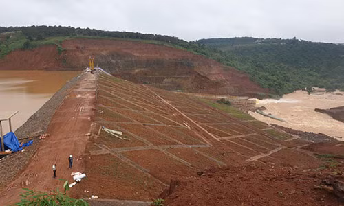 Tich nuoc trong luc thi cong thuy dien cuc ky nguy hiem