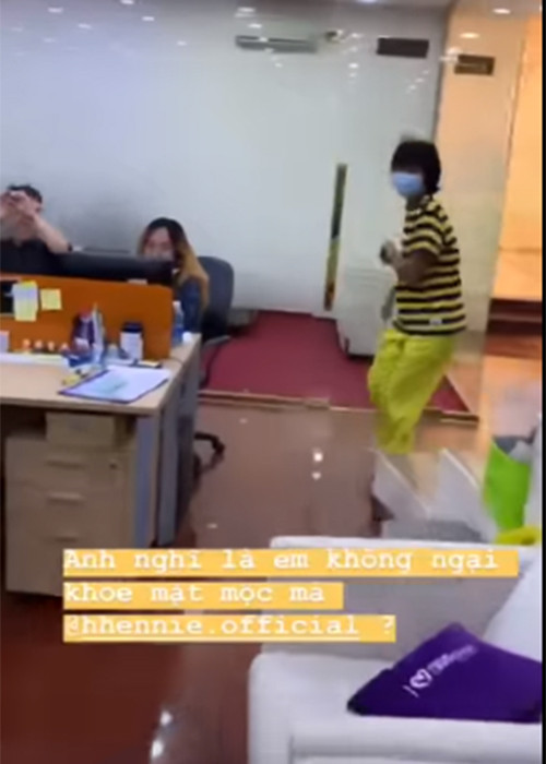 Top 5 Hoa hậu Hoàn vũ Thế giới 2018 chạy trốn khi phát hiện bị quay lén. Ảnh: Thế giới trẻ