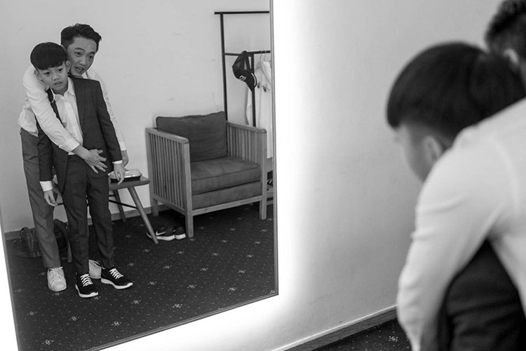 Sau hôn lễ, Cường Đô la tiếp tục cập nhật hình ảnh bên bé Subeo và vợ.