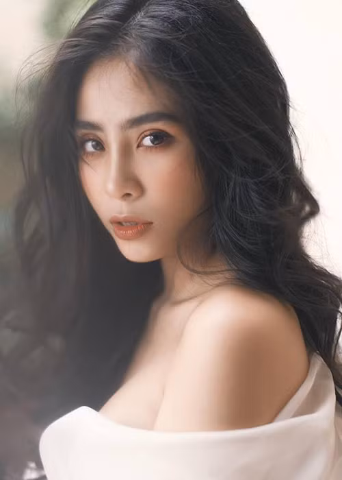 Giọng ca bước ra từ cuộc thi The Voice 2015 khiến nhiều bà mẹ bỉm sữa phải trầm trồ vì vóc dáng ngày càng quyến rũ.