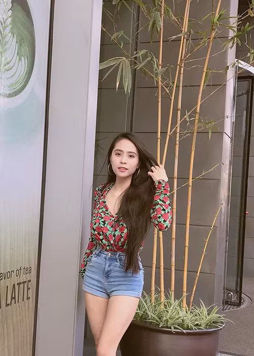 Nữ ca sĩ được khen ngợi lột xác sau khi lấy chồng, sinh con.